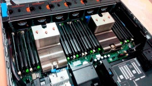 Детальная картинка Сервер Dell PowerEdge R720 Intel Xeon E5-2609v2 3GHz 25Mb 8Gb 1R RD 1.6 noHDD 3.5" max8 DVD-RW iD7En BR5720 2x750W PNBD3Y (210-ABMX-54) 210-ABMX-54 в магазине "АйТиАйСИ" в Ростове на Дону | itic.ru фото 2 Сервер Dell PowerEdge R720 Intel Xeon E5-2609v2 3GHz 25Mb 8Gb 1R RD 1.6 noHDD 3.5" max8 DVD-RW iD7En BR5720 2x750W PNBD3Y (210-ABMX-54) 210-ABMX-54 в магазине "АйТиАйСИ" в Ростове на Дону | itic.ru фото 2